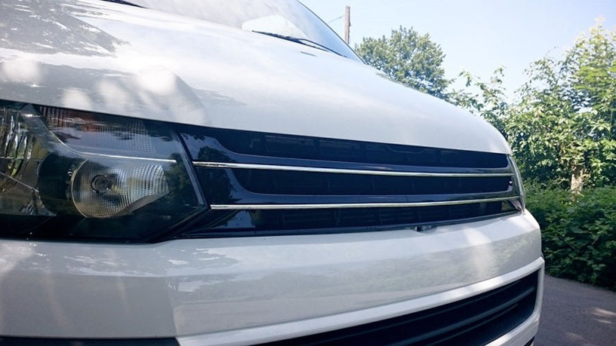 Grilă față sport fără insignă, compatibilă cu VW T5 GP, cromată, neagră lucioasă, 2009-