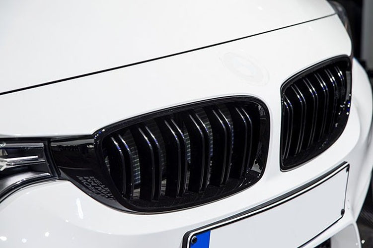 Grilă bara spate compatibilă cu BMW Seria 3 F30 / F31 cu 4 uși, fabricație 10/2011-2019, negru lucios