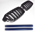 Grilă bara spate compatibilă cu BMW Seria 3 F30 / F31 cu 4 uși, 10/2011-2019, negru mat, cu capac grilă albastră