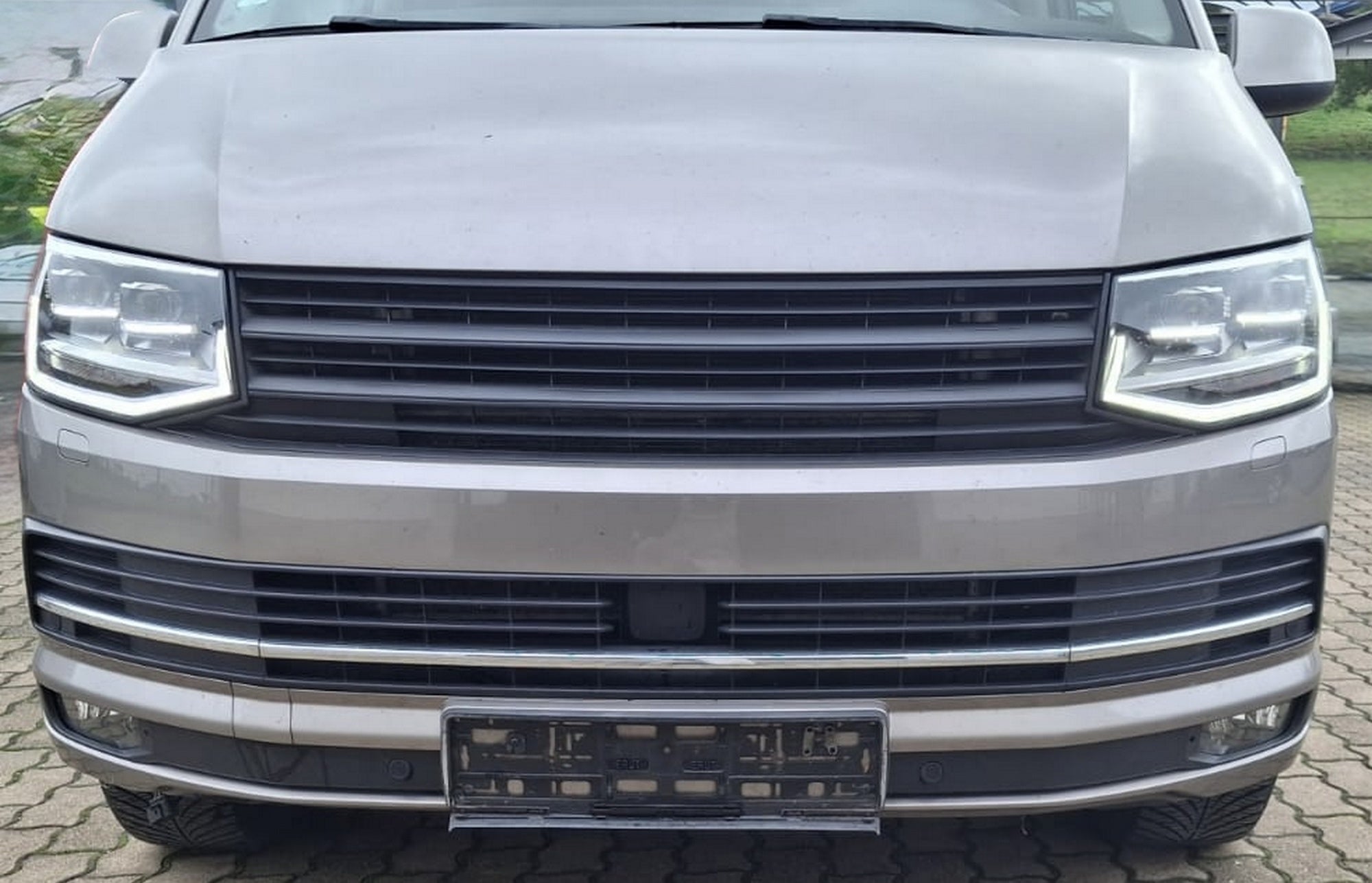 Grilă față sport neagră, fără emblemă, compatibilă cu VW T6