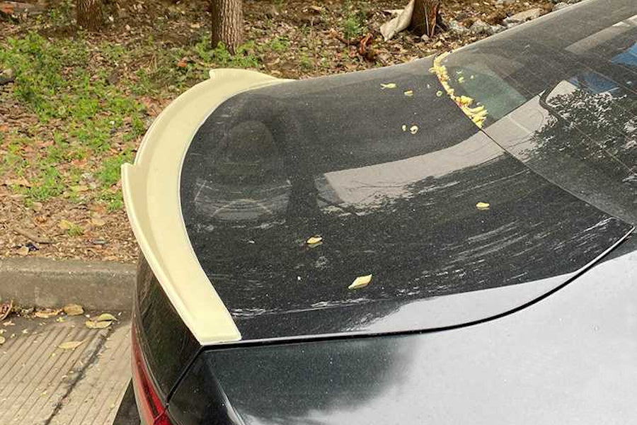 Eleron portbagaj Volvo S90 2016+ negru lucios ver2 TFBT