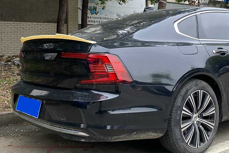 Eleron portbagaj Volvo S90 2016+ negru lucios ver2 TFBT