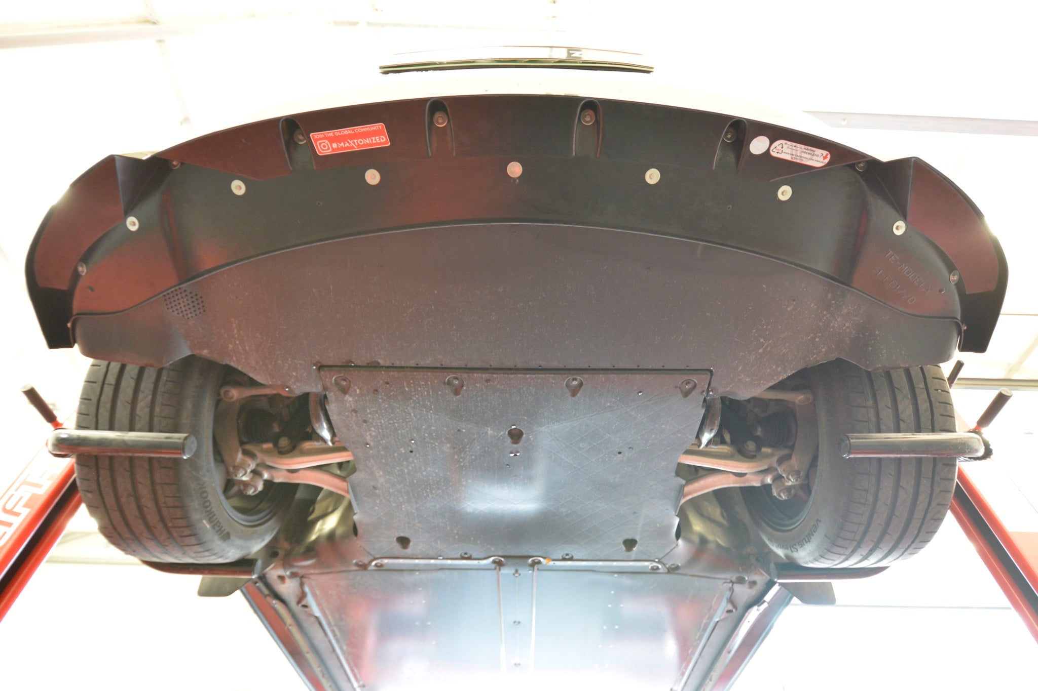 Prelungire splitter bara fata Tesla Model Y 2020- v2 - Maxton Design