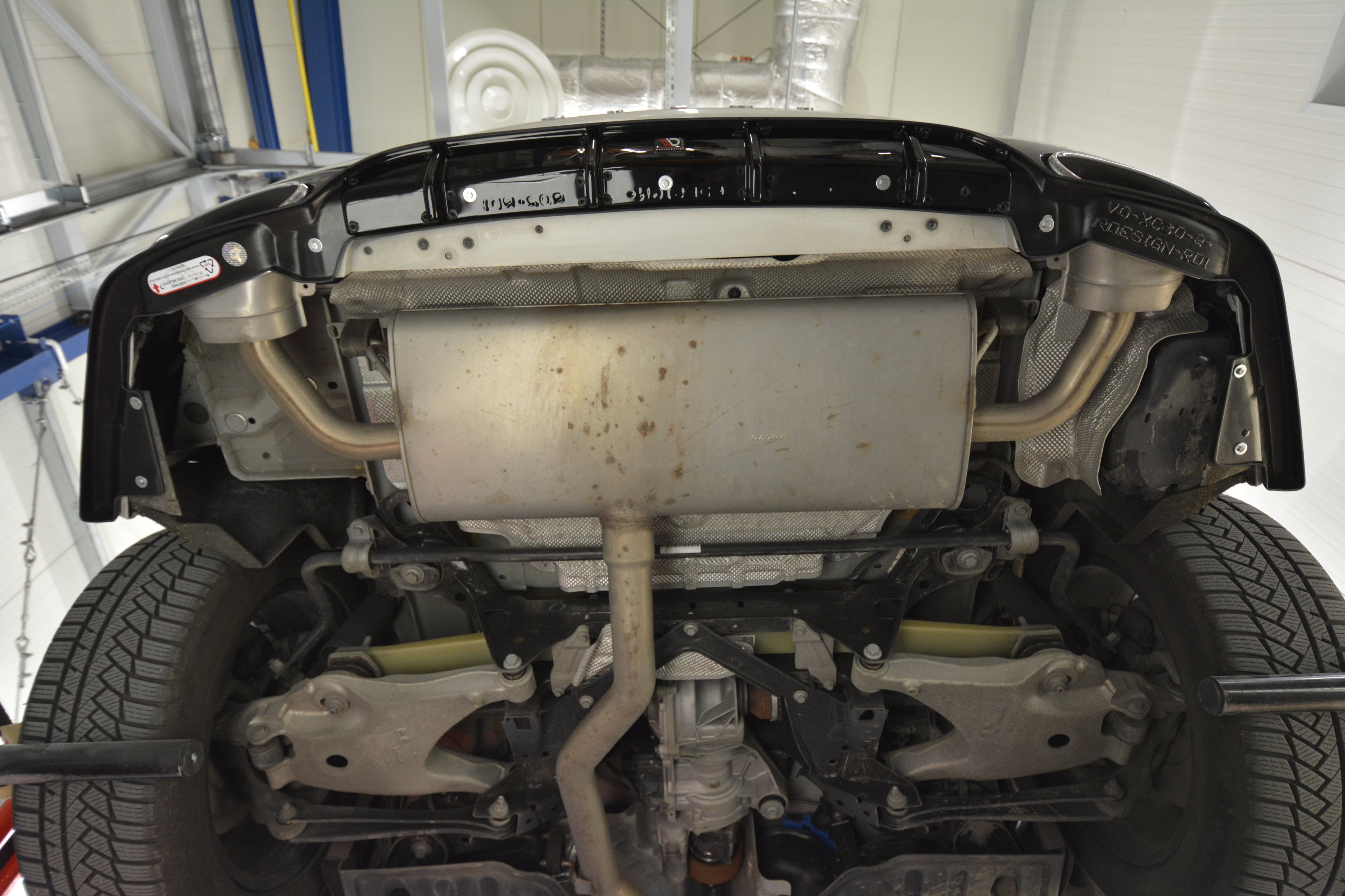 Prelungire splitter bara spate Volvo XC60 Mk2 R-Design 2017- v1 - Maxton Design