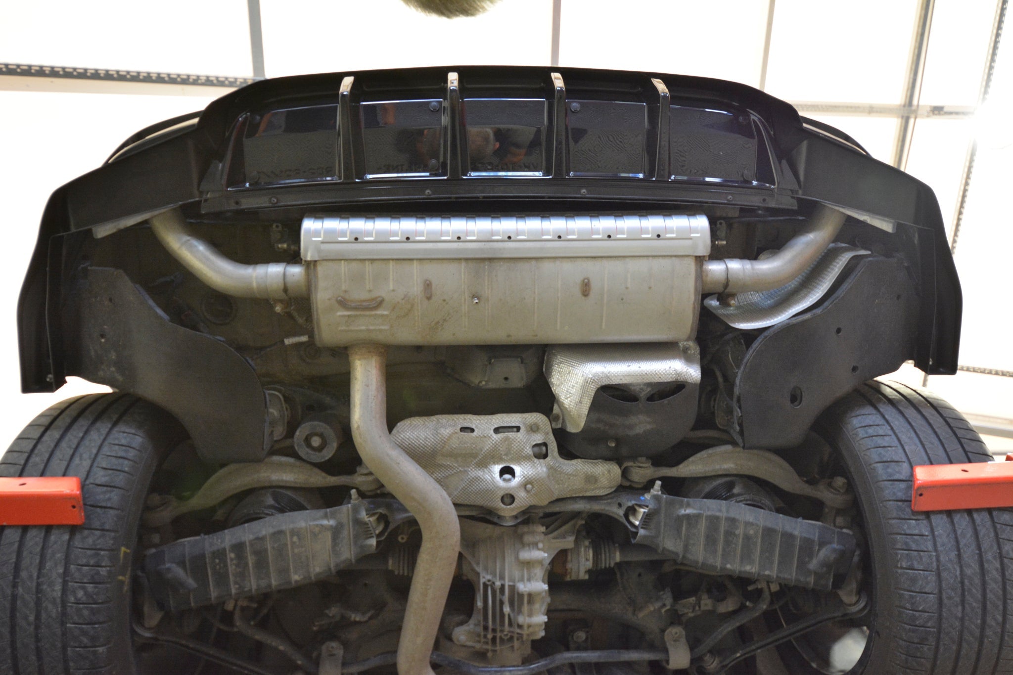 Prelugire splitter bara spate Volkswagen Touareg R-Line Mk3 Facelift 2023- v5 - Maxton Design