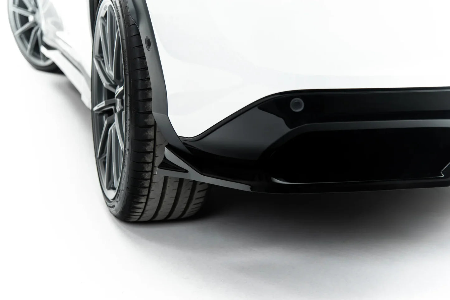 Prelungire difuzor bara spate spoiler fusta lip cu aripioare laterale VW Volkswagen T-Roc R-Line Mk2 - Maxton Design