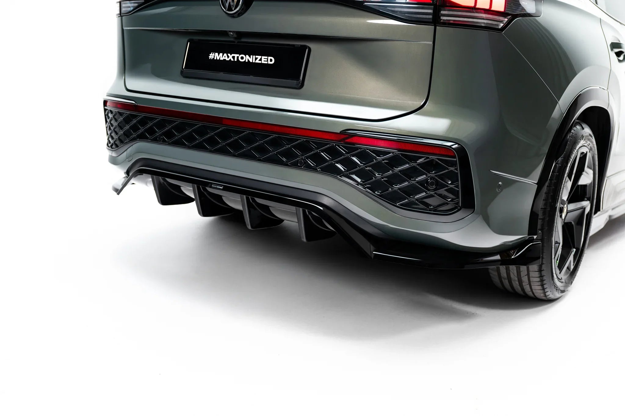 Prelungire difuzor bara spate spoiler fusta lip cu aripioare laterale Volkswagen Tayron R-Line Mk1 - Maxton Design
