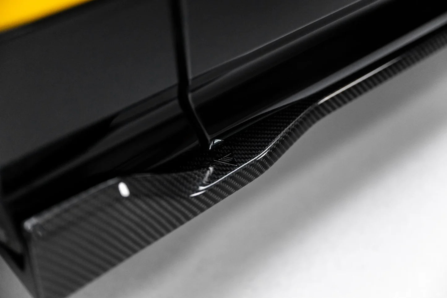 Praguri laterale Prepreg Carbon Fiber Lamborghini Urus Mk 1 - Maxton Design