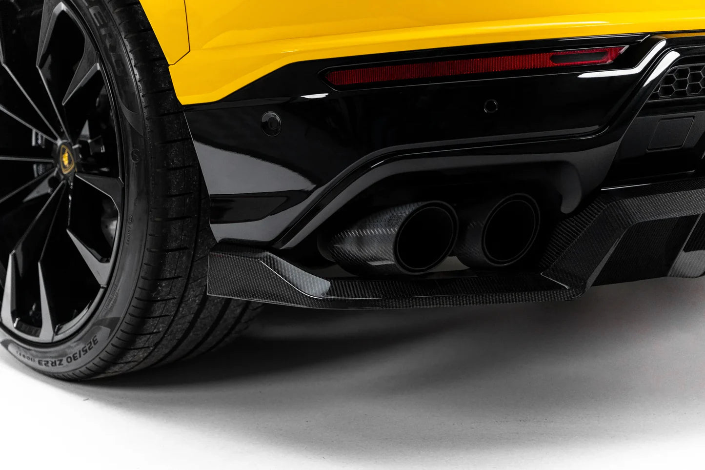 Prelungire difuzor bara spate spoiler fusta lip cu aripioare laterale Prepreg Carbon Fiber Lamborghini Urus Mk 1 - Maxton Design