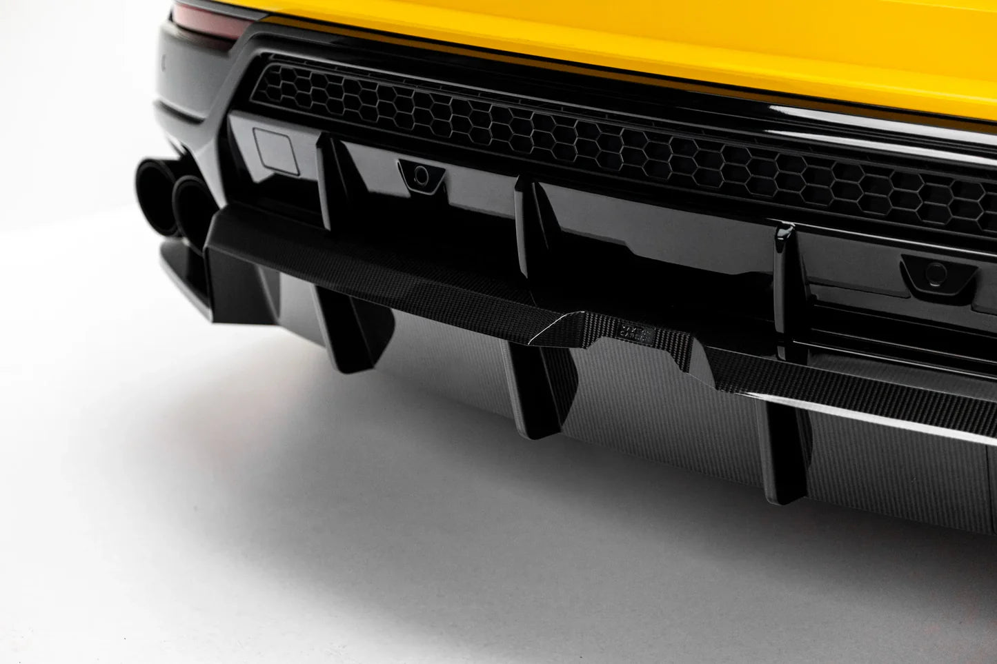 Prelungire difuzor bara spate spoiler fusta lip cu aripioare laterale Prepreg Carbon Fiber Lamborghini Urus Mk 1 - Maxton Design