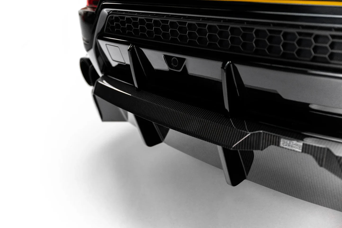 Prelungire difuzor bara spate spoiler fusta lip cu aripioare laterale Prepreg Carbon Fiber Lamborghini Urus Mk 1 - Maxton Design