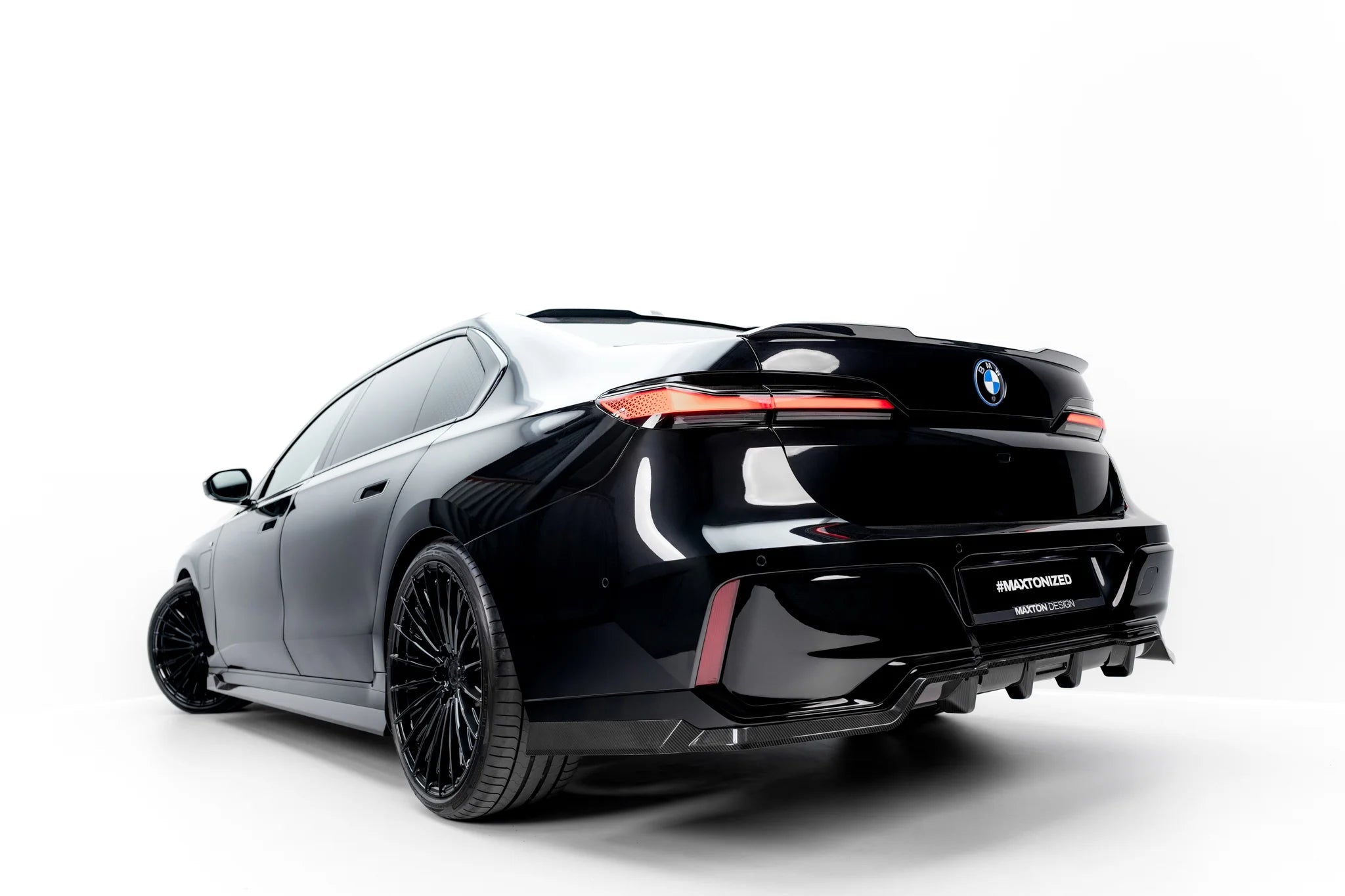 Prelungire difuzor bara spate spoiler fusta lip cu aripioare laterale Prepreg Carbon BMW 7 M-Pack G70 - Maxton Design