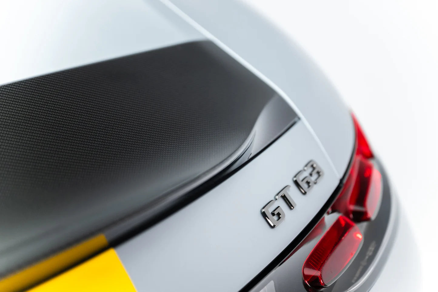 Eleron portbagaj Prepreg Carbon Spoiler V.2 Mercedes-AMG GT 43 / 55 / 63 / 63 S E Performance C192 - Maxton Design