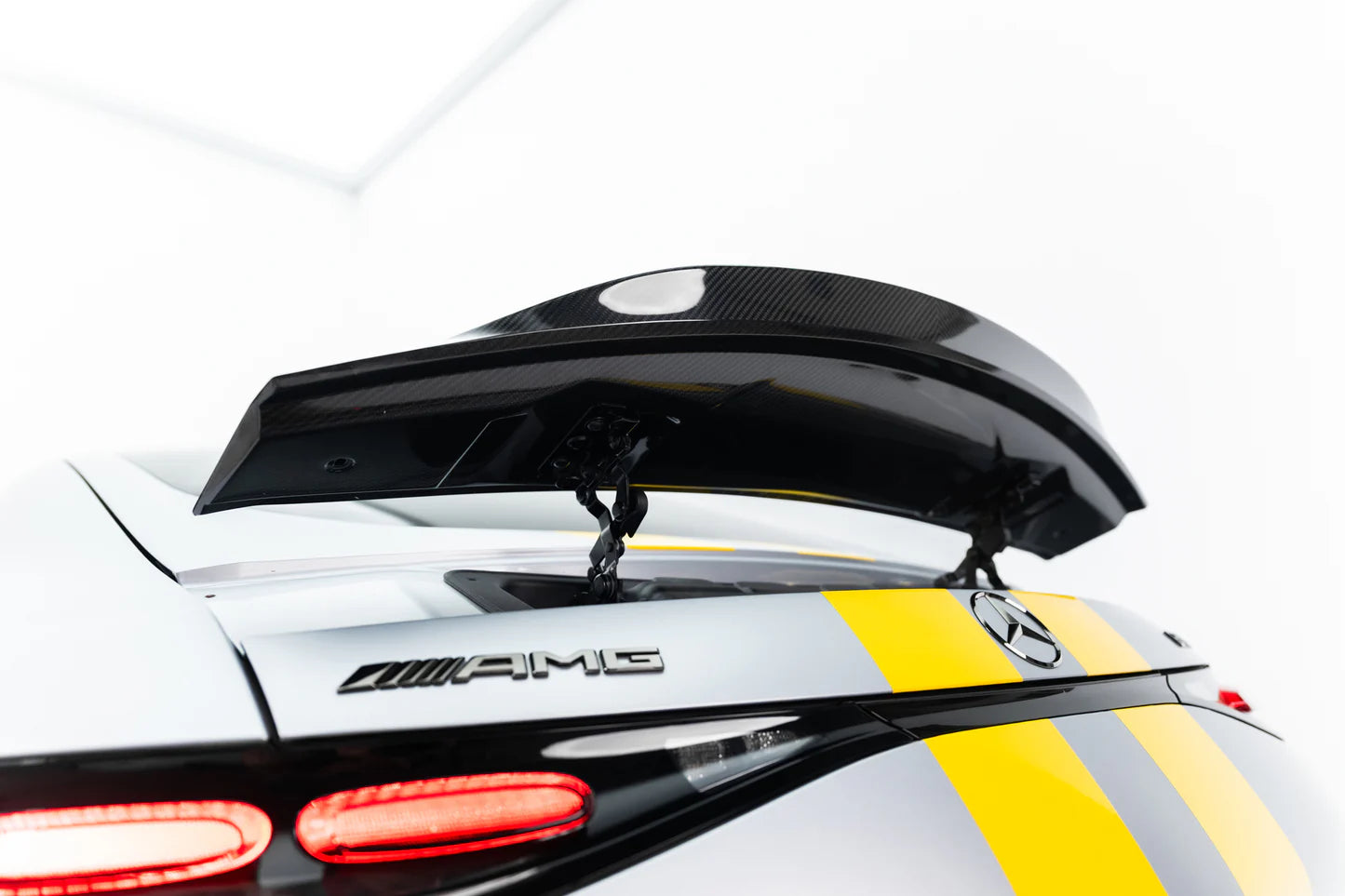 Eleron portbagaj Prepreg Carbon Spoiler V.2 Mercedes-AMG GT 43 / 55 / 63 / 63 S E Performance C192 - Maxton Design