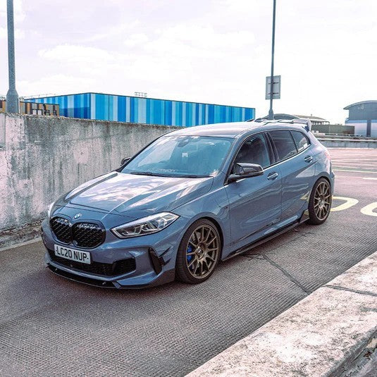 Praguri laterale BMW Seria 1 F40 negru lucios
