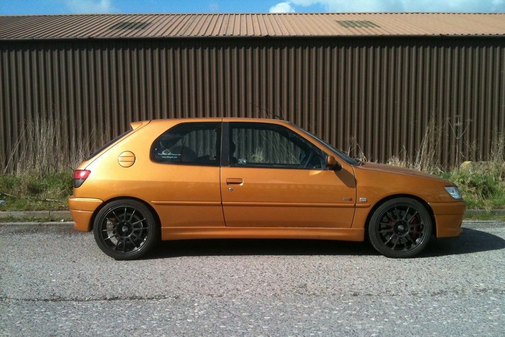 Praguri laterale PEUGEOT 306 aspect LOW BODY D TURBO 1992-2002 3 si 5 usi TFB TUNING