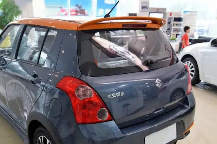 Eleron luneta portbagaj Suzuki Swift MK4 MK5 2004-2017 negru lucios TFBT