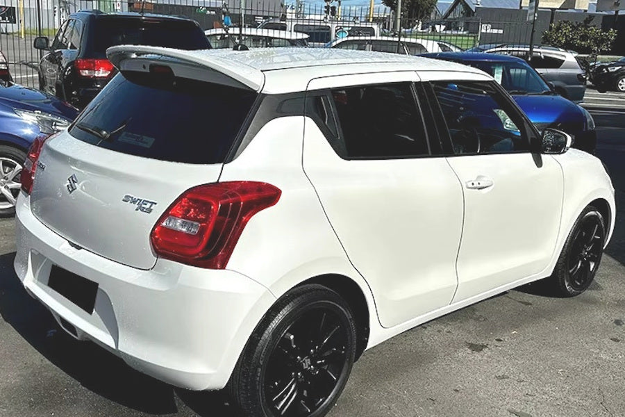 Eleron luneta portbagaj Suzuki Swift MK6 2017-2024 negru lucios TFBT