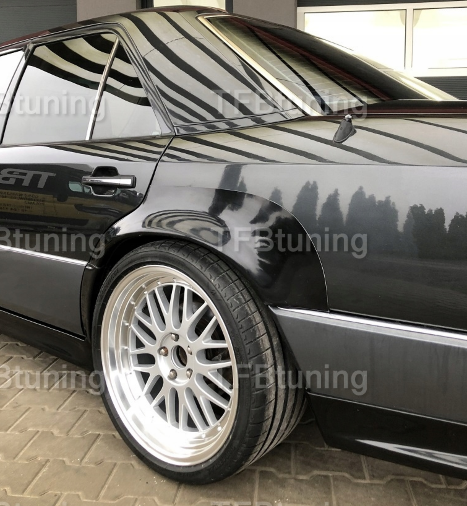 Evazari aripi MERCEDES W124 SEDAN aspect 500E TFB TUNING