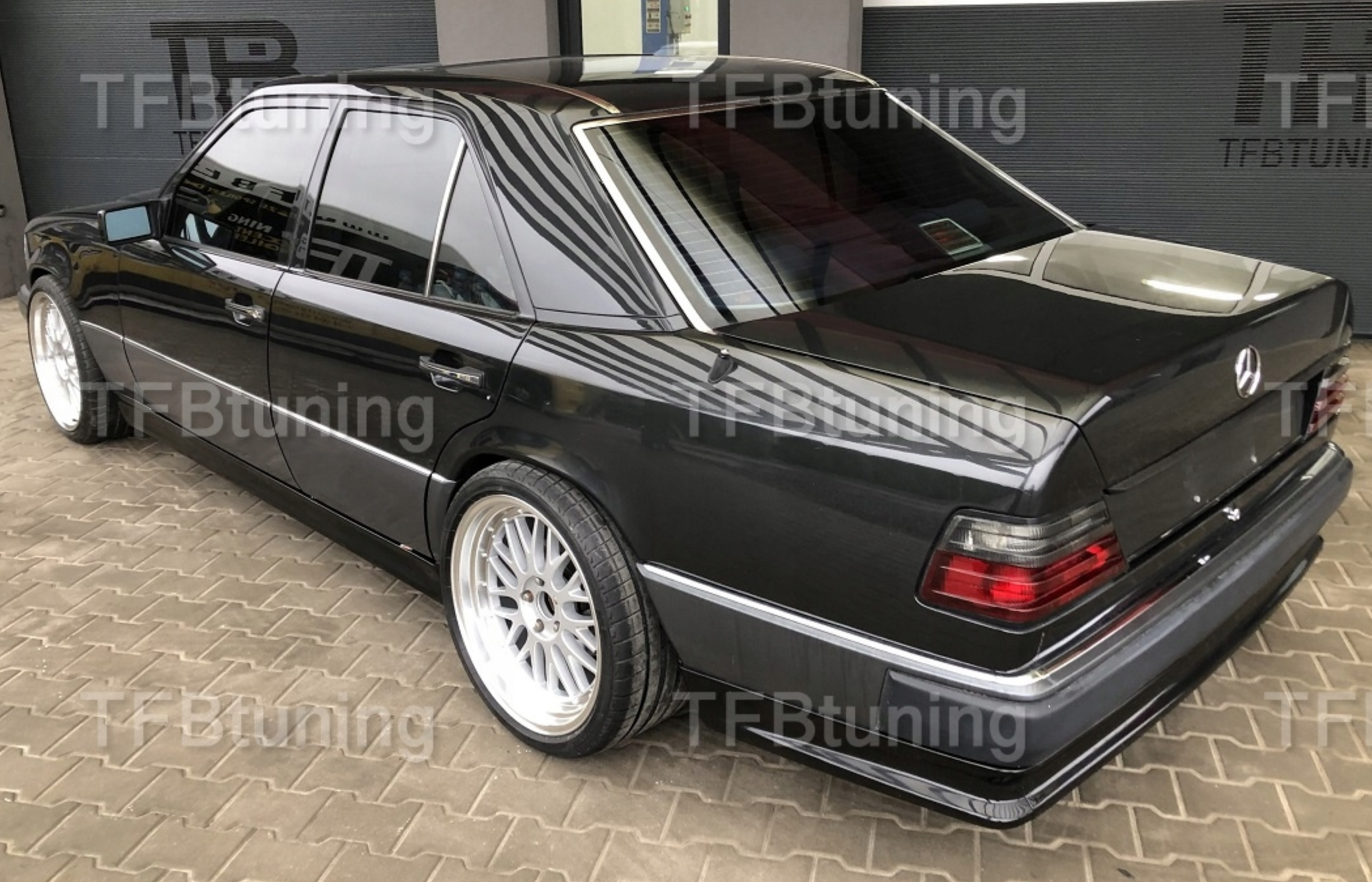 Prelungire bara spate fusta spoiler lip MERCEDES W124 C124 A124 SEDAN COUPE CABRIO TFB TUNING