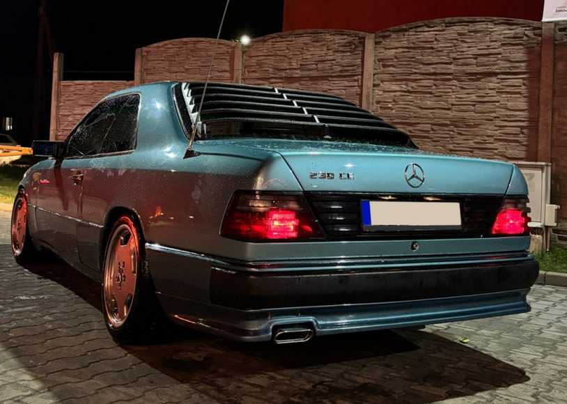 Prelungire bara spate fusta lip spoiler Mercedes Benz W124 TFB TUNING