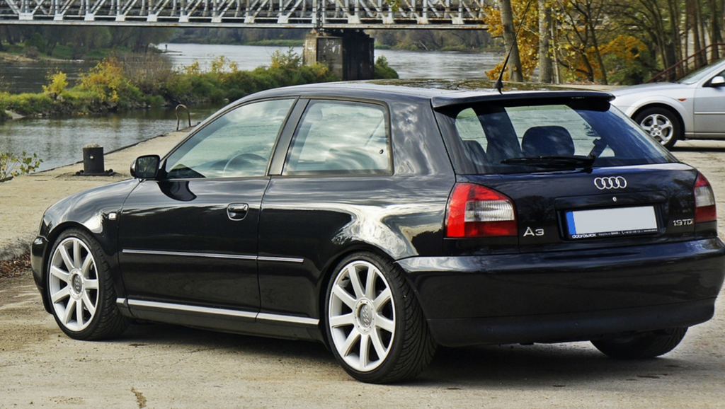 Eleron luneta portbagaj AUDI A3 S3 8L TFB TUNING