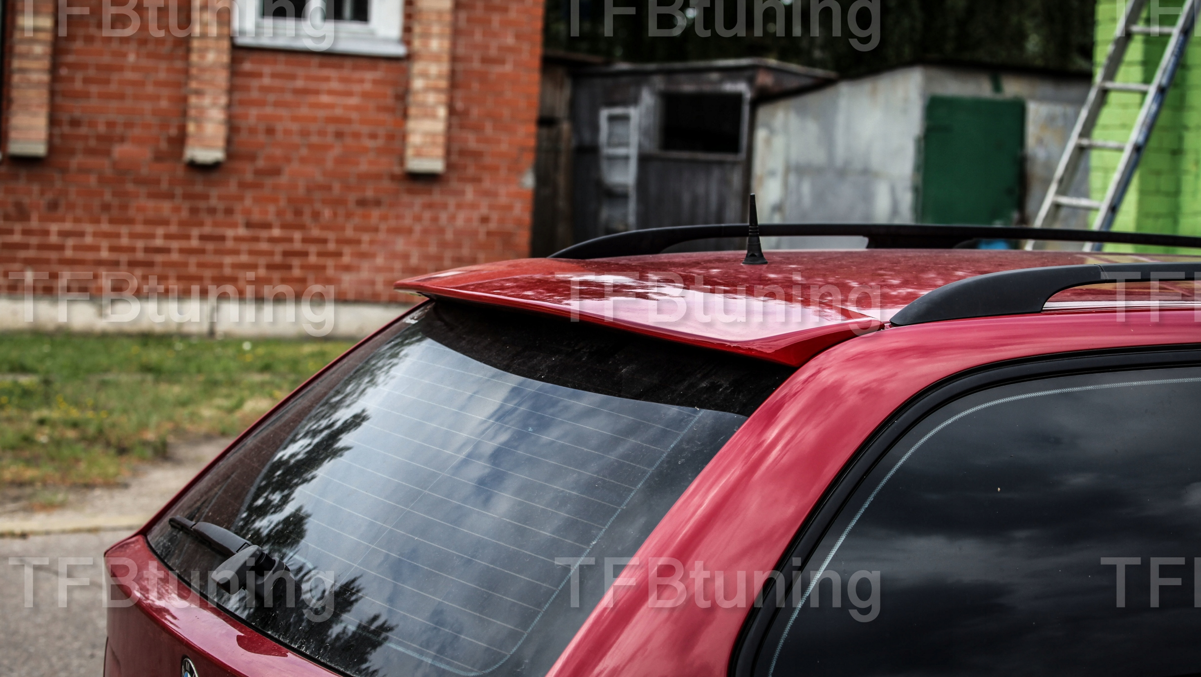 Eleron luneta portbagaj BMW Seria 5 E39 BREAK COMBI TFB TUNING