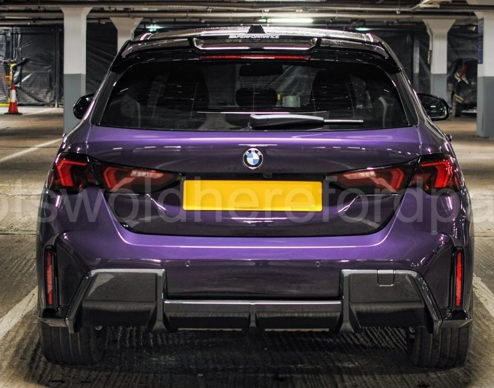 Eleron luneta portbagaj  BMW Seria 1 F70 M Performance negru lucios TFB TUNING