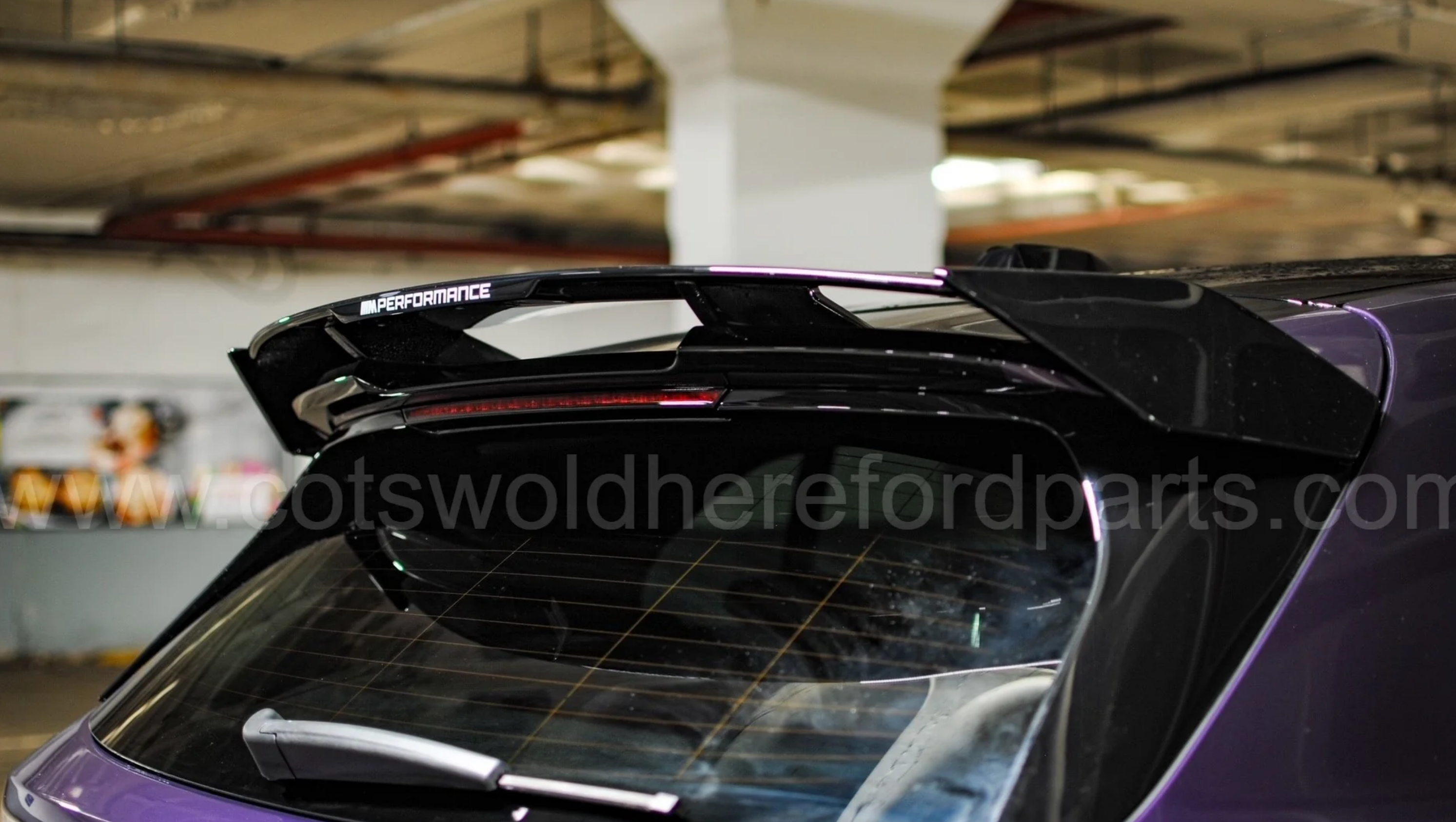 Eleron luneta portbagaj  BMW Seria 1 F70 M Performance negru lucios TFB TUNING