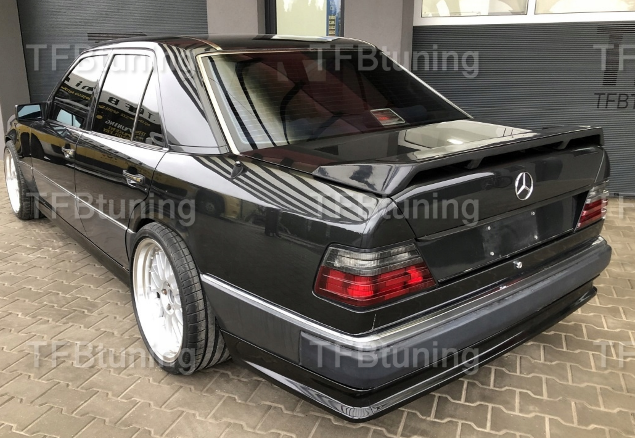 Eleron portbagaj MERCEDES W124 TFB TUNING