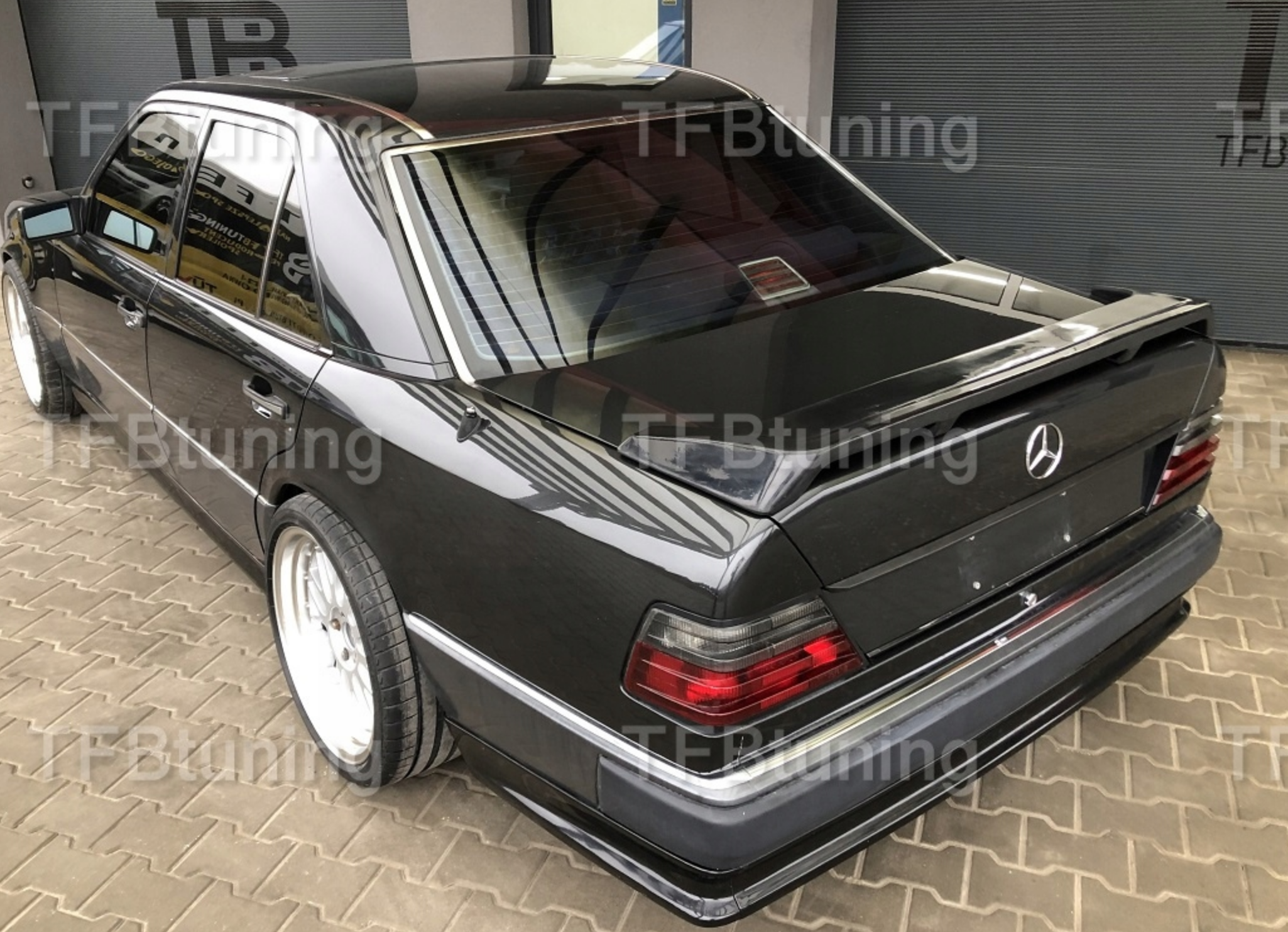 Eleron portbagaj MERCEDES W124 TFB TUNING