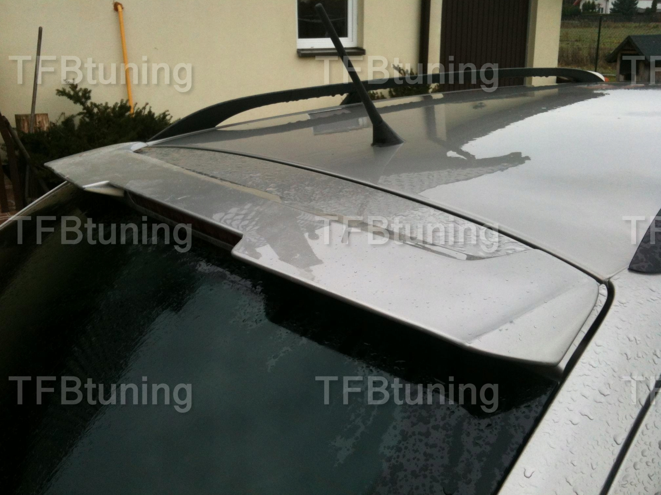 Eleron luneta portbagaj SKODA OCTAVIA 2 COMBI BREAK TFB TUNING