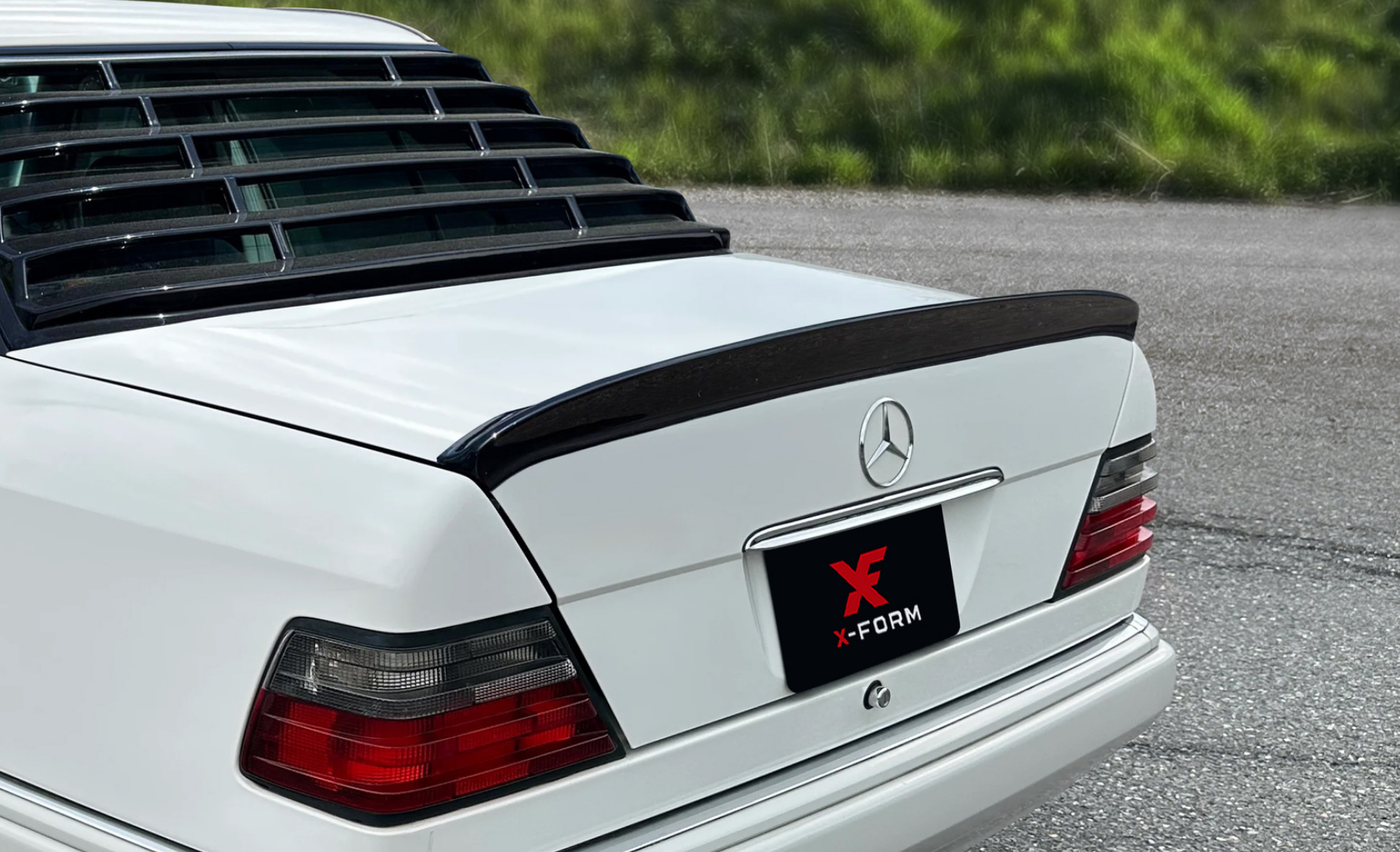 Jaluzea pentru luneta spoiler Louver Mercedes W124 Limousine / Sedan