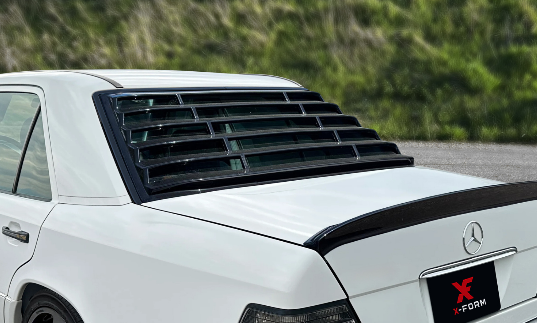 Jaluzea pentru luneta spoiler Louver Mercedes W124 Limousine / Sedan