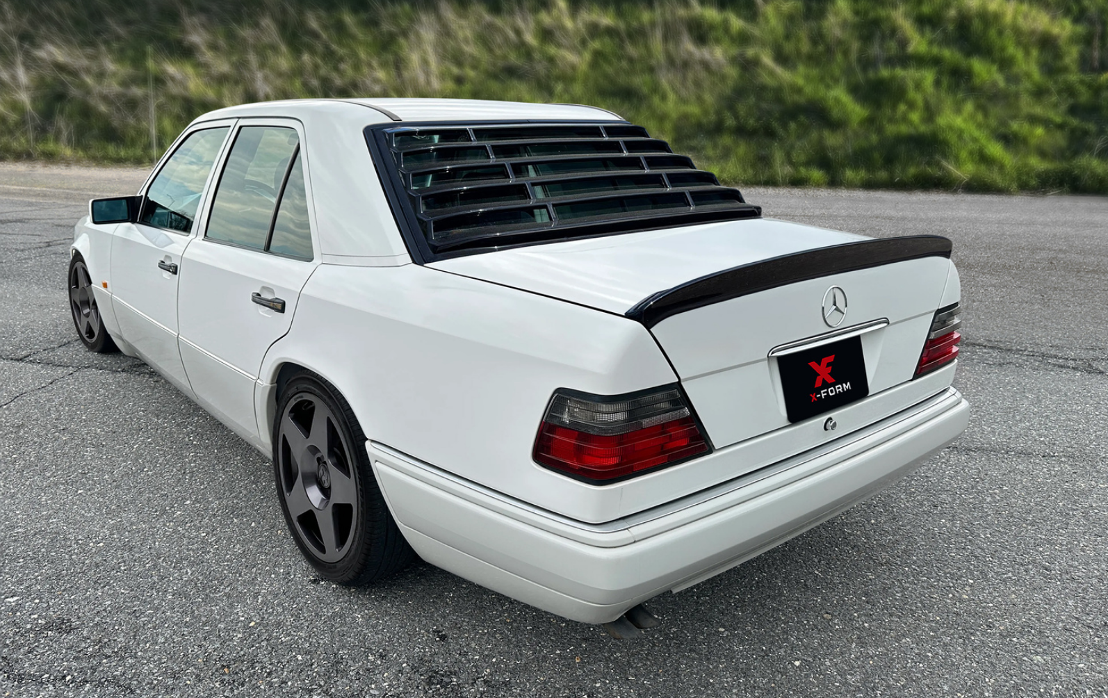 Jaluzea pentru luneta spoiler Louver Mercedes W124 Limousine / Sedan