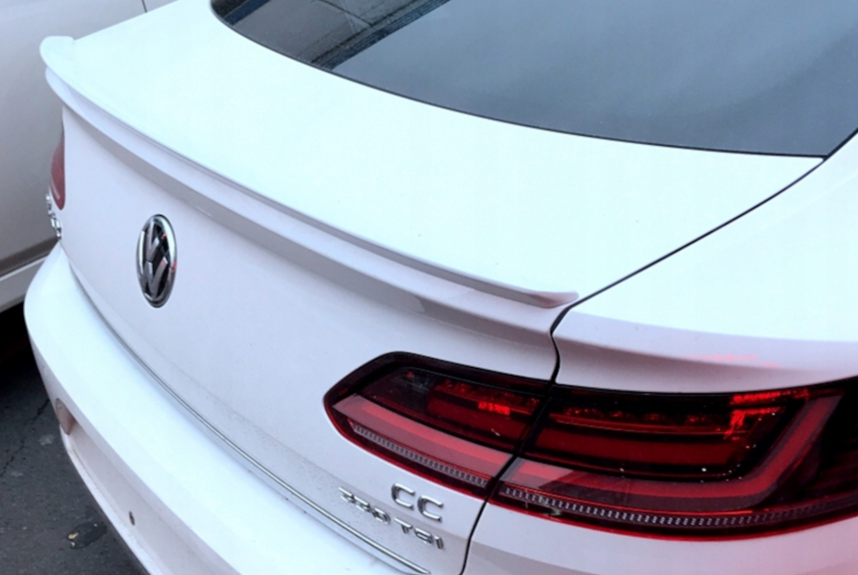 Eleron portbagaj VW ARTEON CC 2017+ negru lucios TFBT