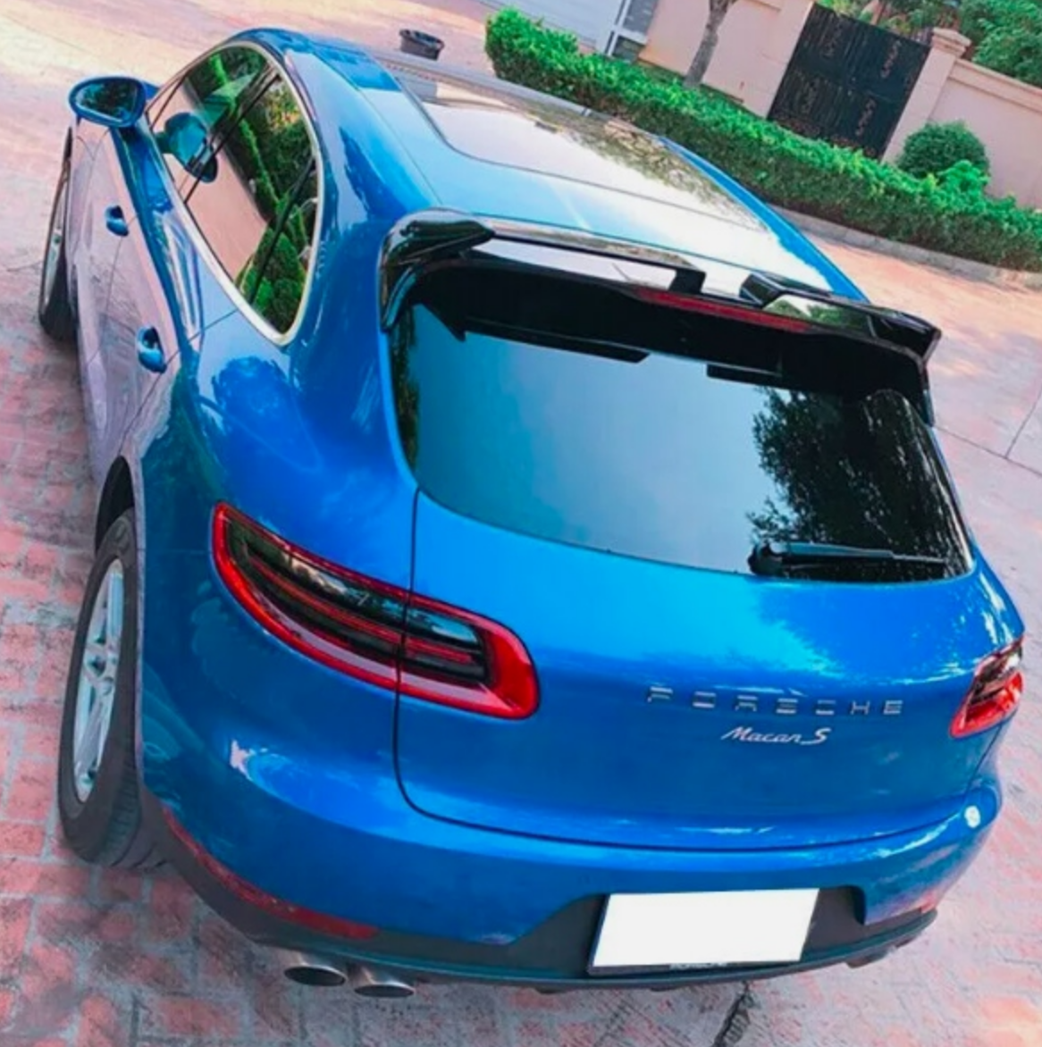 Eleron luneta portbagaj Porsche Macan 2014-2018 negru lucios TFBT