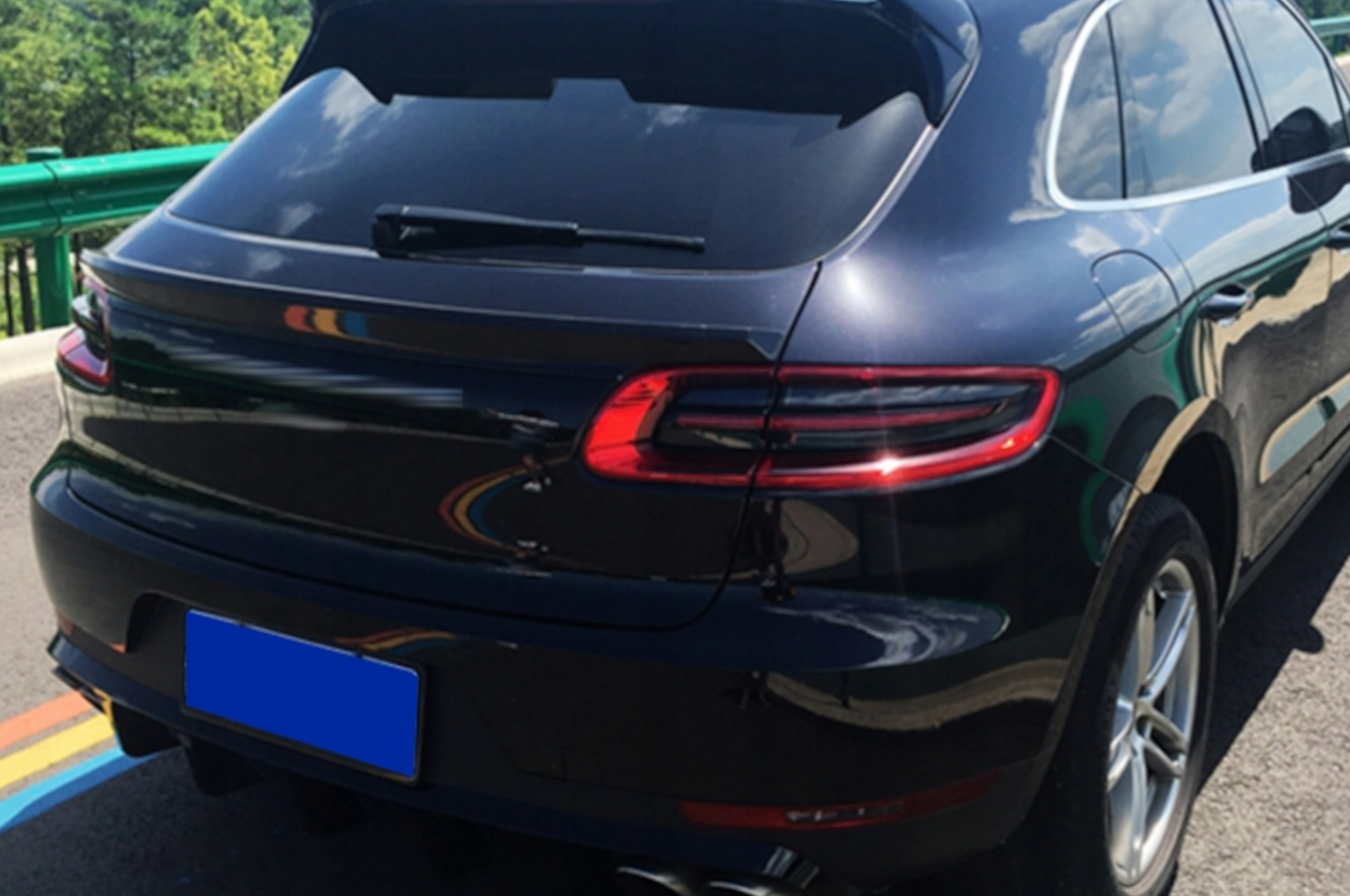 Eleron portbagaj Porsche Macan 2013-2018 negru lucios TFBT