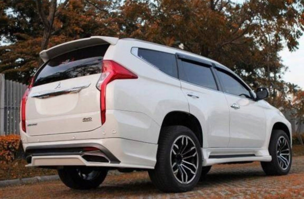 Eleron luneta portbagaj Mitsubishi Pajero 2016+ TFBT