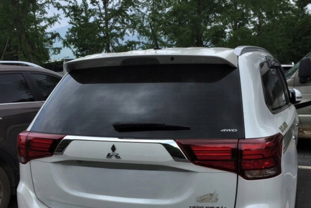 Eleron luneta portbagaj Mitsubishi Outlander III 2012-2022 TFBT