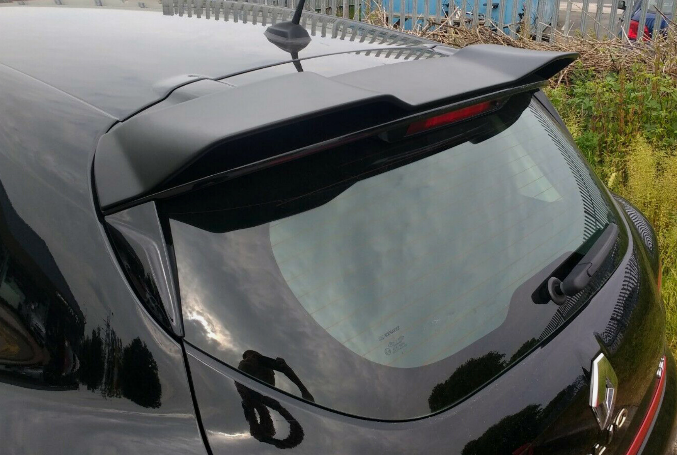 Eleron luneta portbagaj RENAULT CLIO MK4 aspect CUP pentru modelul standard 2012-2019 TFB TUNING