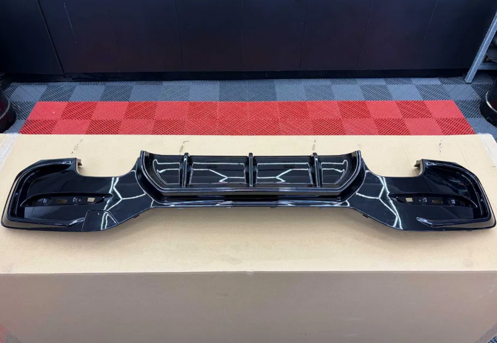 Difuzor Bara Spate - BMW SERIA 1 F20 LCI MTech Negru Lucios TFB TUNING
