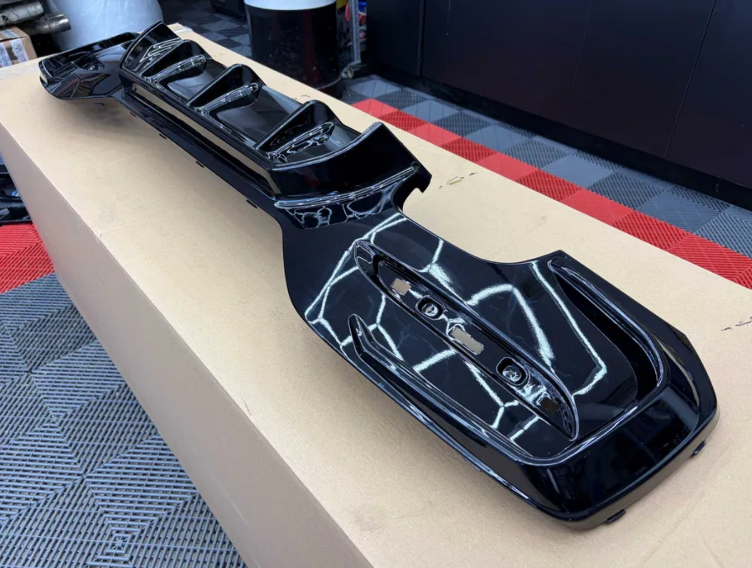 Difuzor Bara Spate - BMW SERIA 1 F20 LCI MTech Negru Lucios TFB TUNING