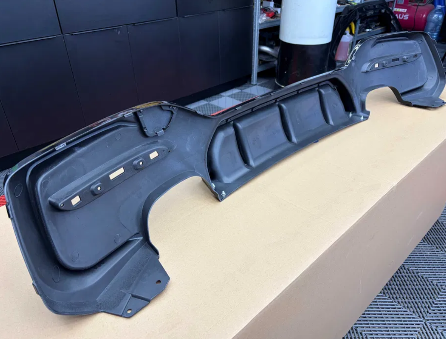 Difuzor Bara Spate - BMW SERIA 1 F20 LCI MTech Negru Lucios TFB TUNING