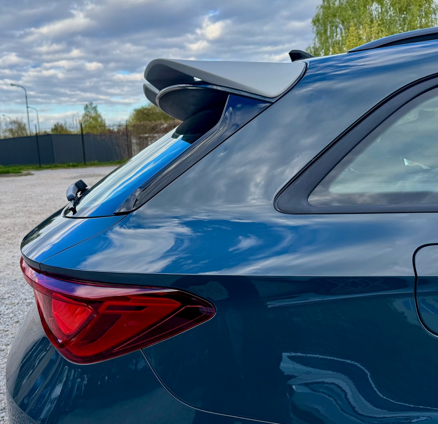 Eleron luneta portbagaj SEAT LEON MK4 ( KL ) ST / CUPRA ST SPORTS TOURER din 2020+ TFB TUNING