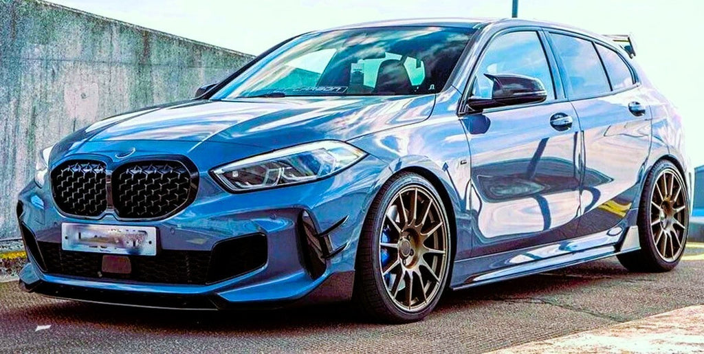 Praguri laterale BMW Seria 1 F40 negru lucios