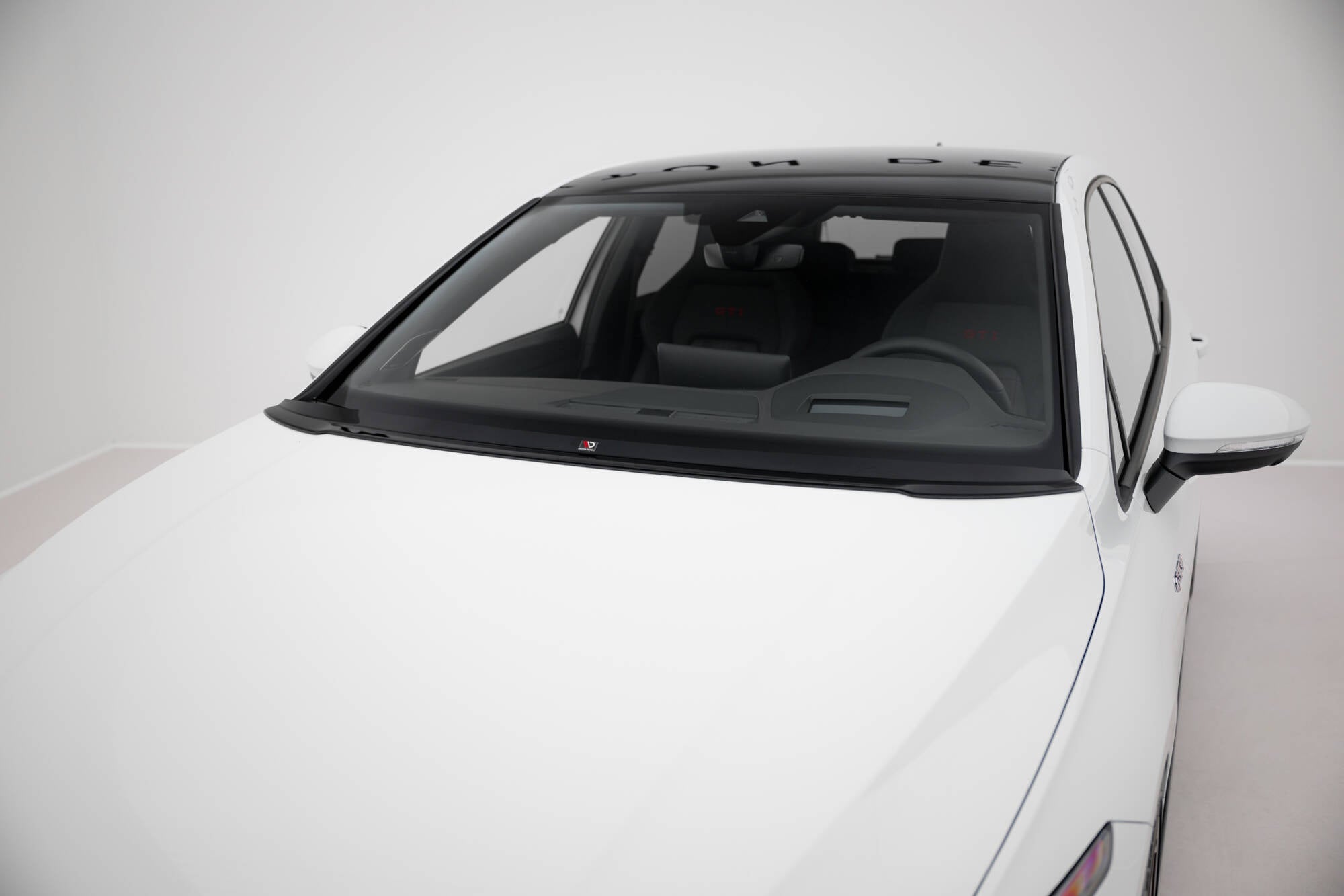 Eleron capota Volkswagen Golf Mk8 2019- v10 - Maxton Design