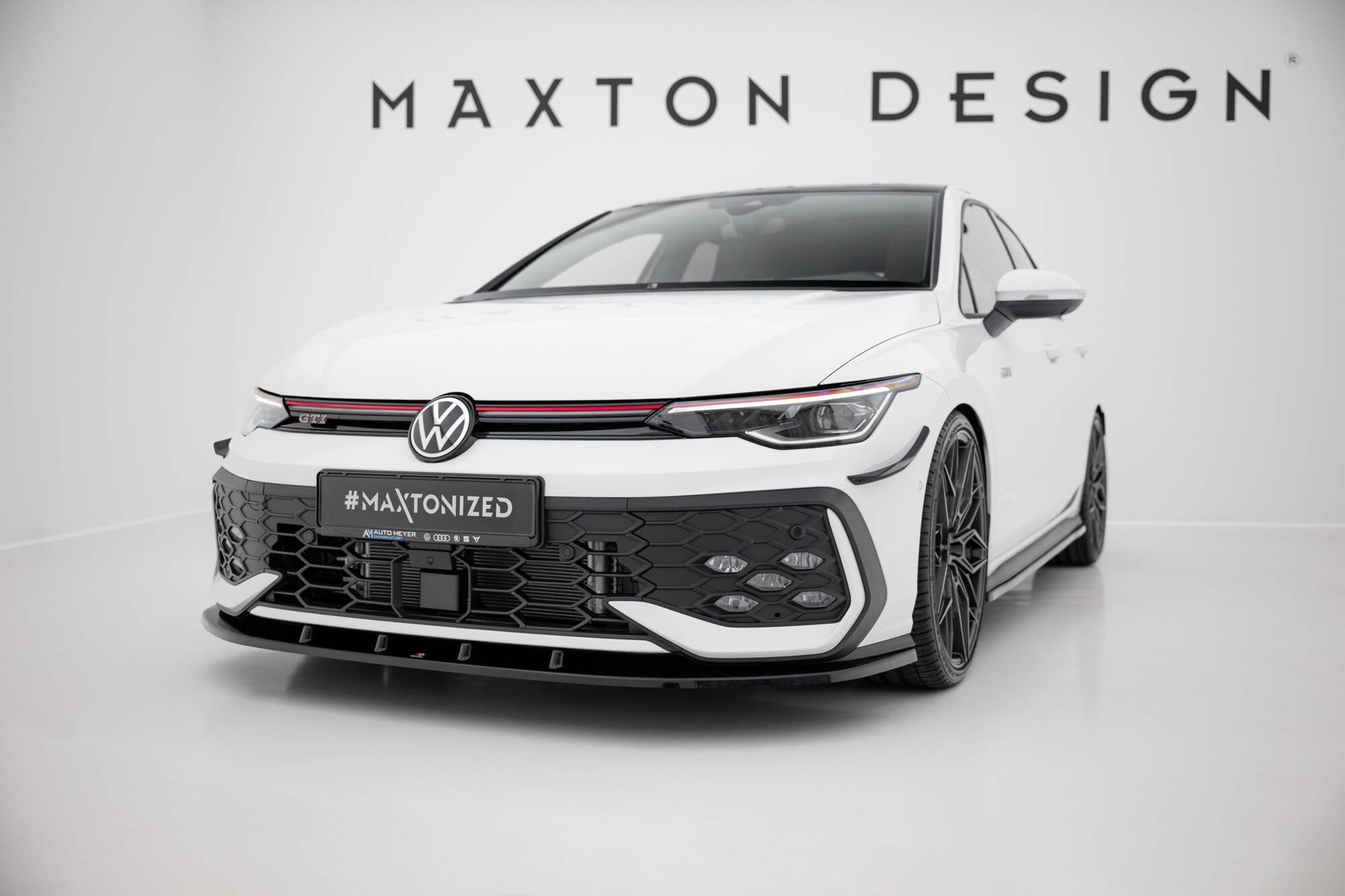 Eleron capota Volkswagen Golf Mk8 2019- v10 - Maxton Design