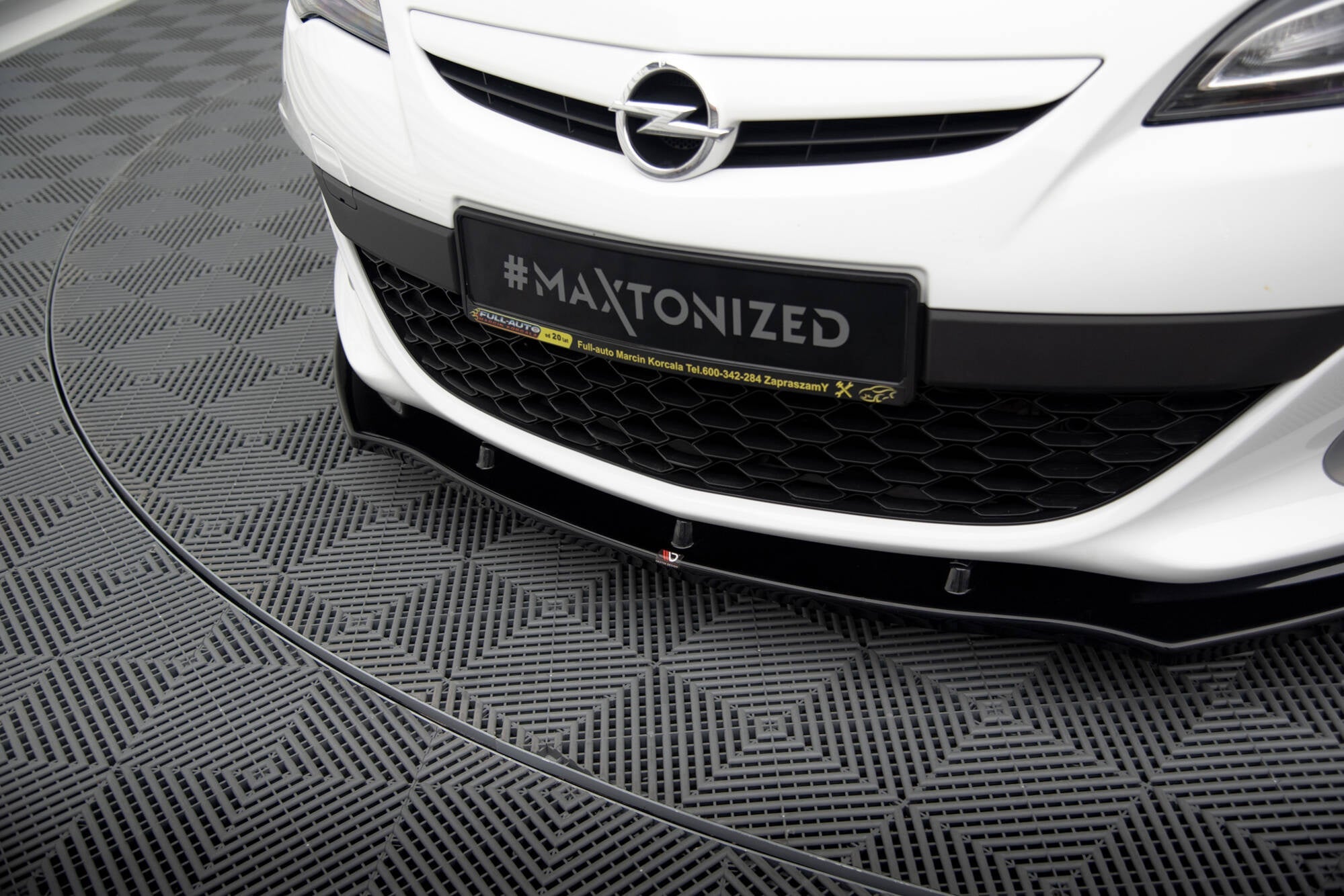 Prelungire splitter bara fata Opel Astra J OPC / VXR 2009-2015 v4 - Maxton Design