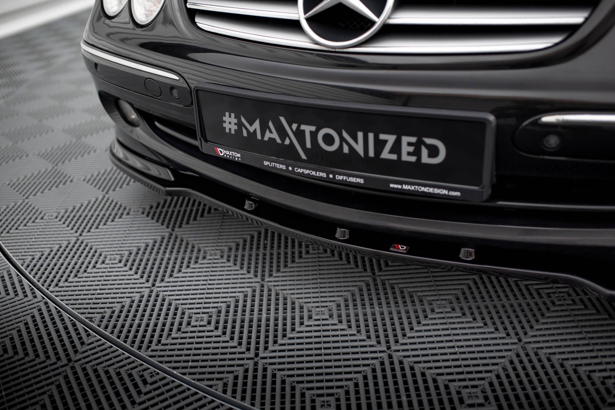 Prelungire splitter bara fata Mercedes CLK W209 2003-2006 v1 - Maxton Design